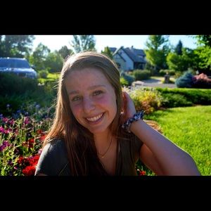 Meet your Posher, Mia